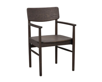 Maidstone karmstol i massiv brunlackad ek från Rowico