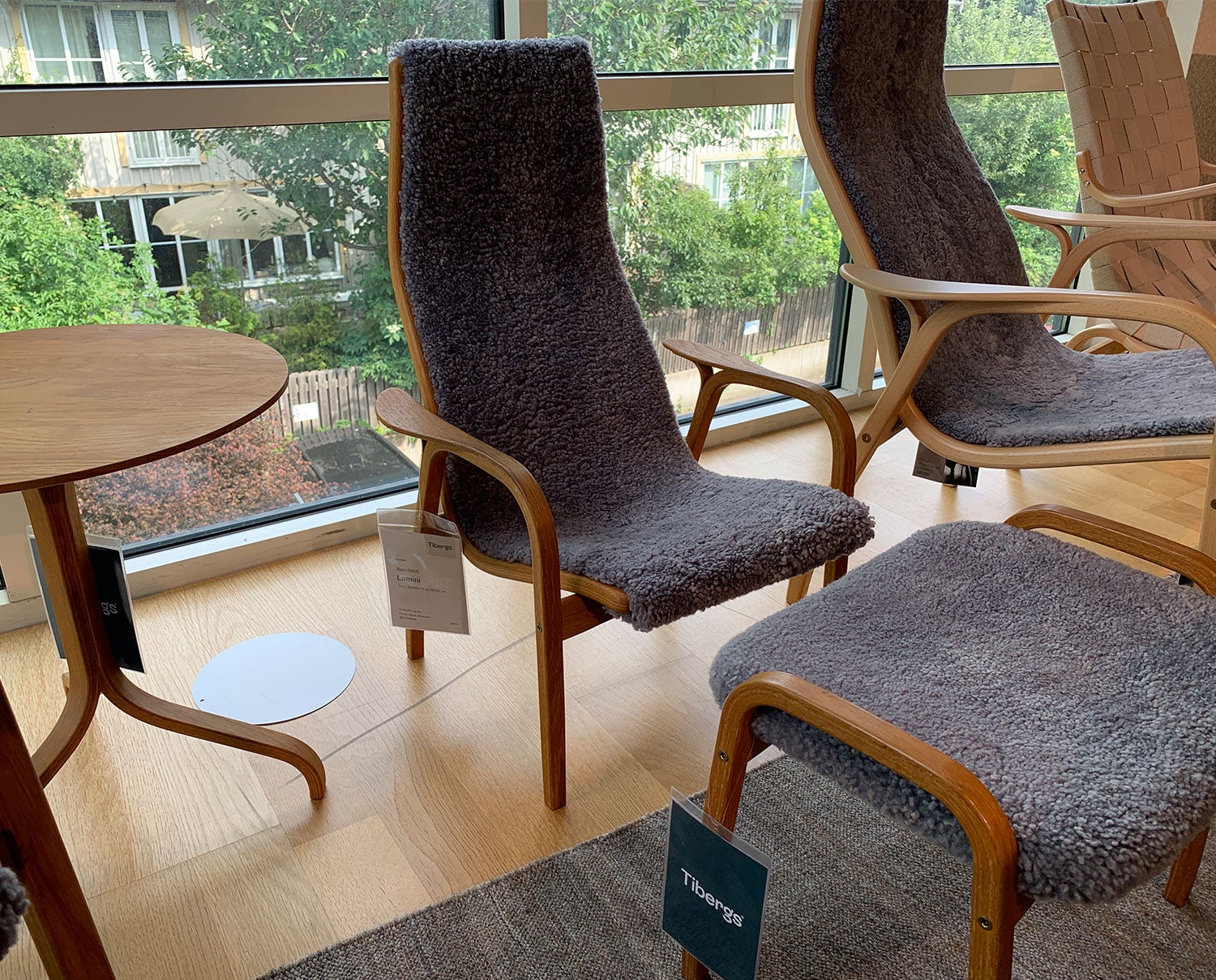 Lamini-fatolj-och-pall-swedese-utstallningsex-1