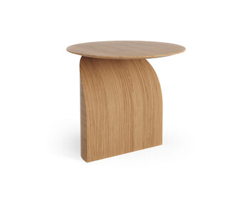 Oljad ek. Diameter 54 centimeter. Höjd 50 centimeter.