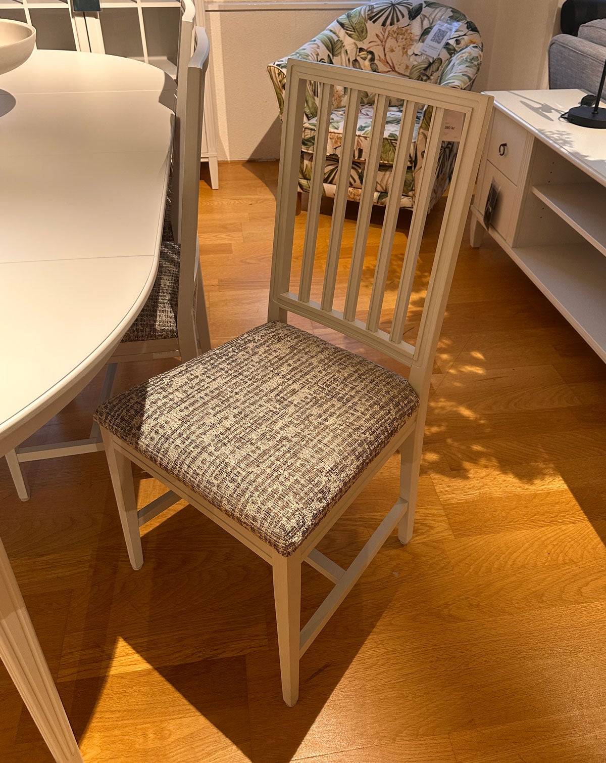 Classic-stol-tyg-englesson-utstallningsex-1