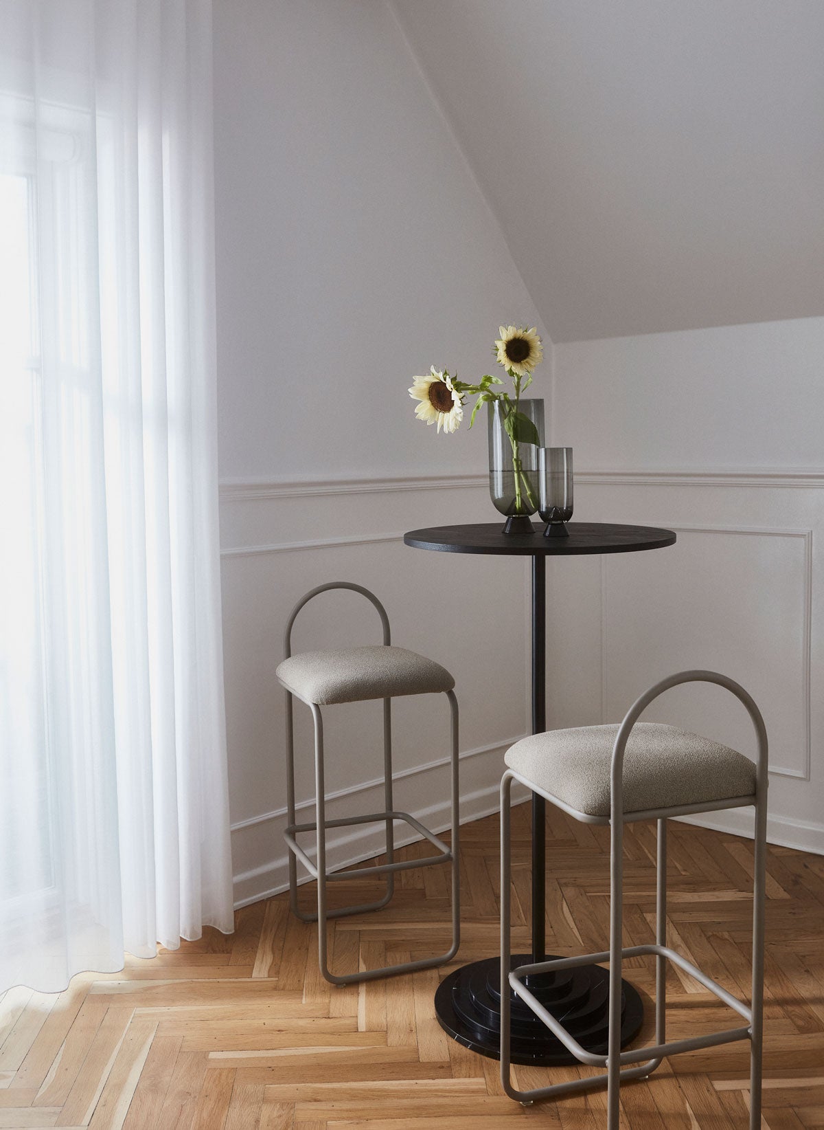 Angui-Barstol-Taupe-Miljo