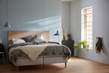 Family Plus Kontinentalsäng Hilding i ljust inrett sovrum