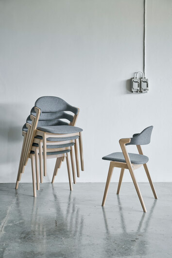 Tonus-Staplade-Stolar