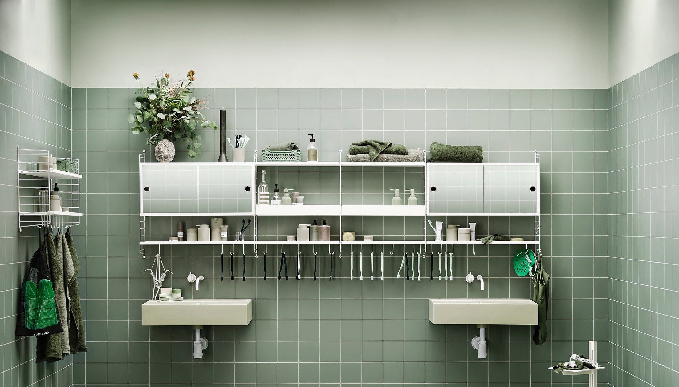 string-system-pocket-museum-bathroom-2_landscape-head