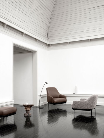 Chill (Hög) i lädret Parma Marrone med Chill (Låg) i tyget Silenzio col. 6