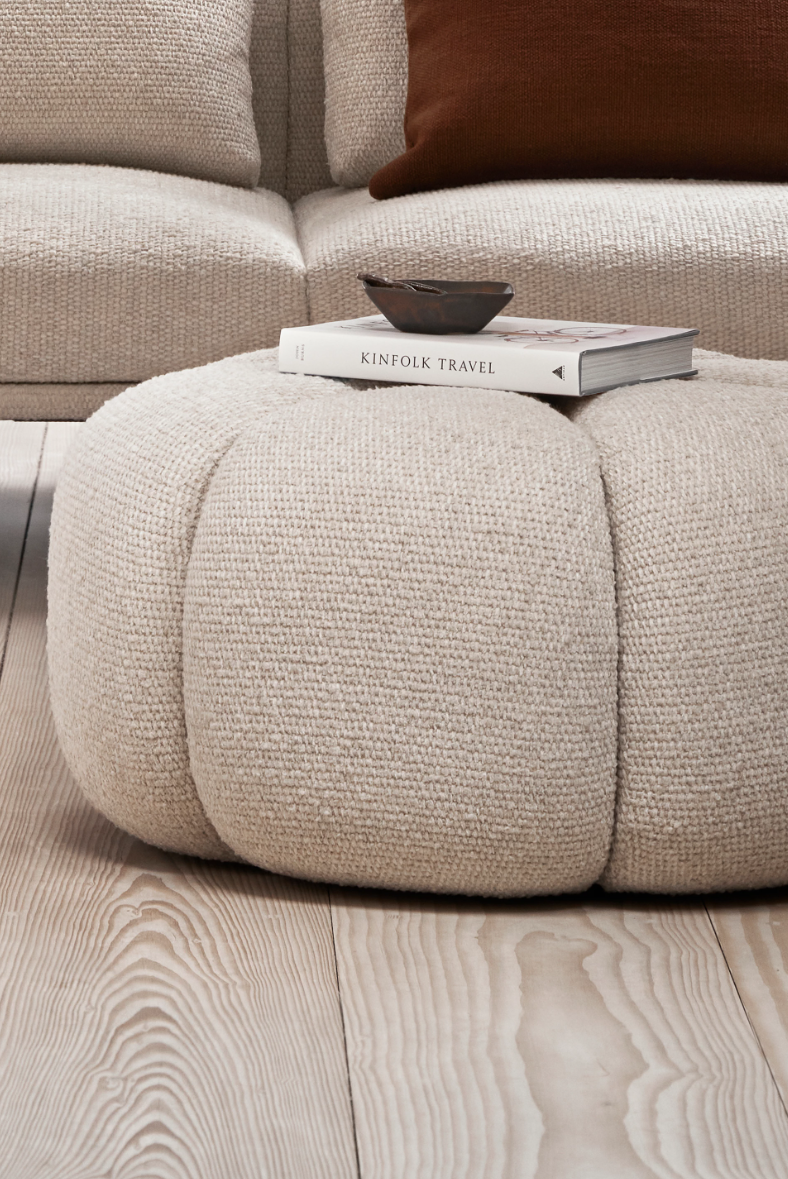 Vipp-Loft-Sofa-Vipp655-Pouf-Wavy-Off-White-Lifestyle-2