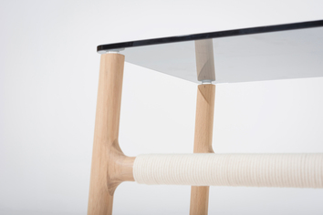 Fawn sidobord detaljbild.