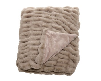 Fluffy-pläd-beige-1