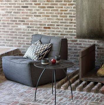 N701 fåtölj i färgen grå