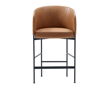 Barstolen Bonnet. Barstolen är klädd i lädret Master 53. 