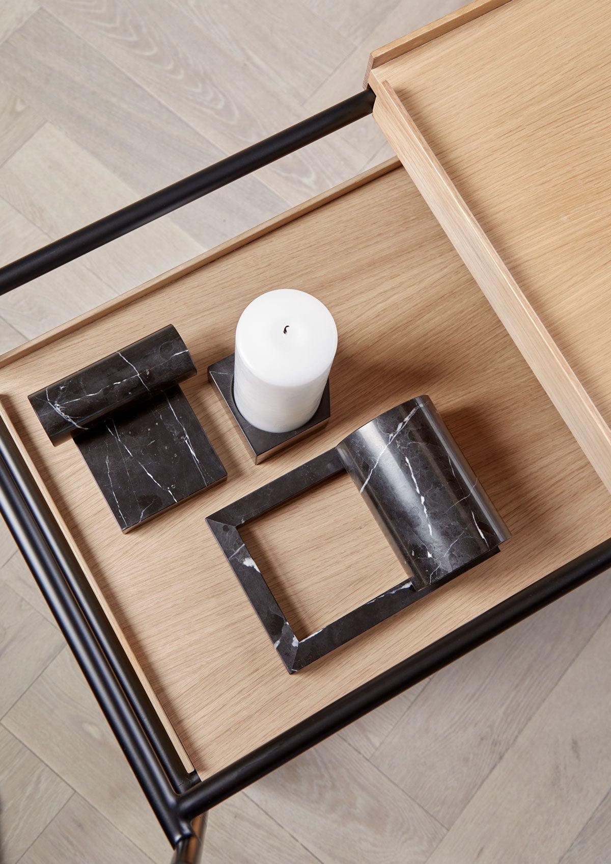 Booknd Bokstöd Svart på serveringsvagn