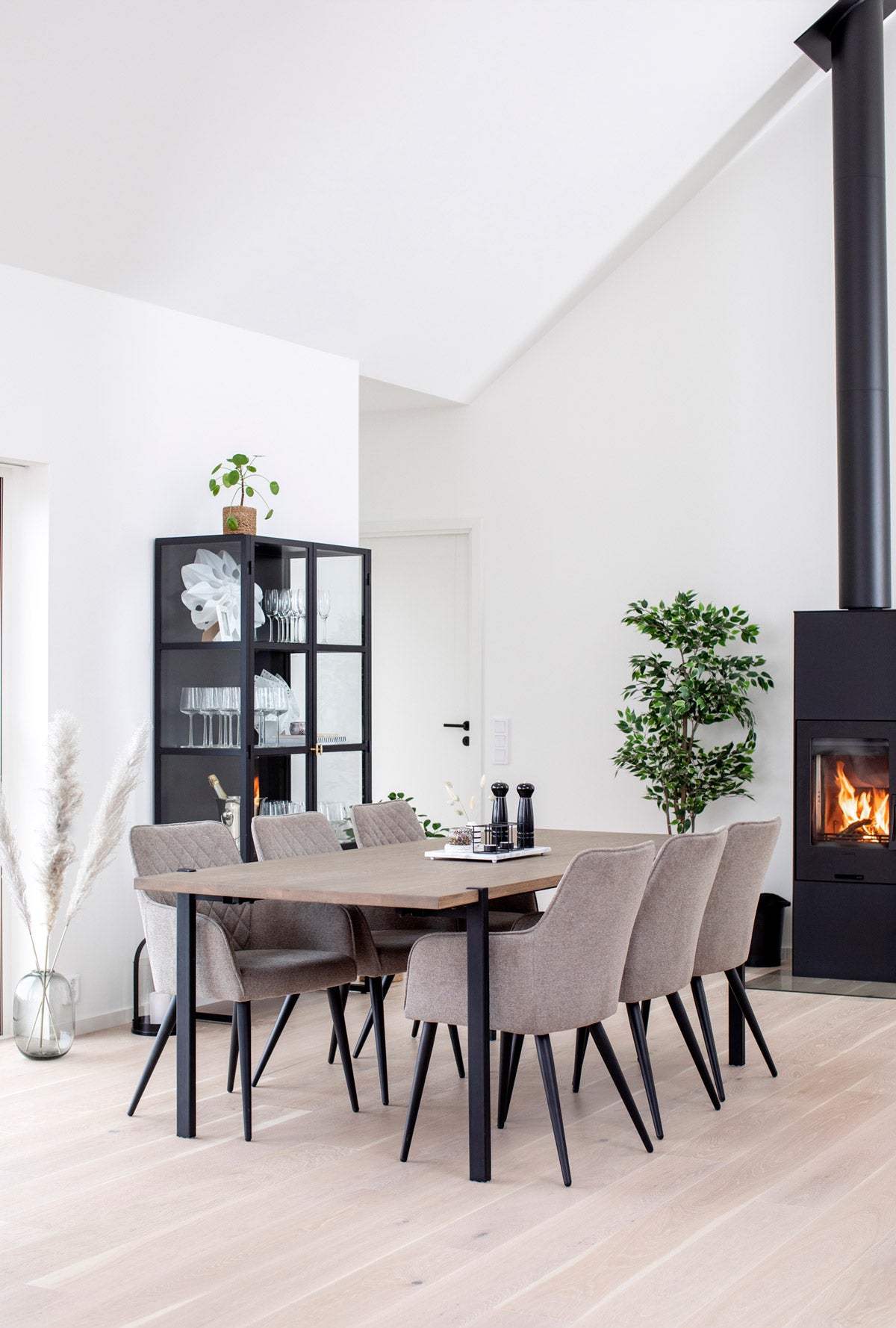 Torkelson möbel Aki-serien matbord miljö