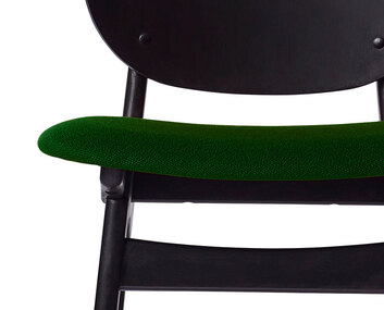 noble-diningchair-blackstained-beech-seat-mossgreen-detalj-warm-nordic