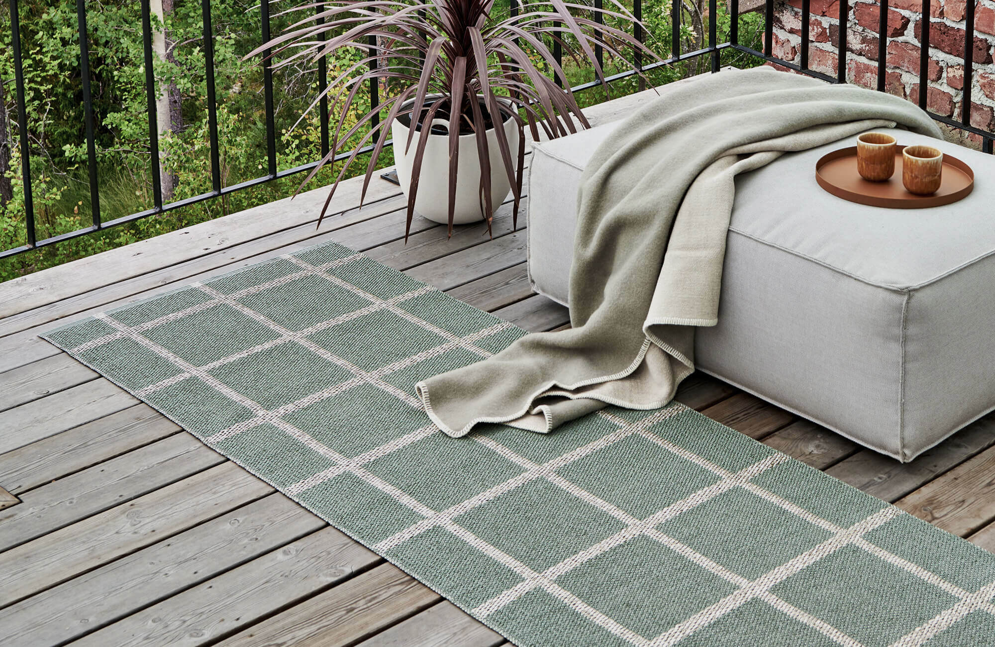 Handla utomhusmattor hos Tibergs Möbler