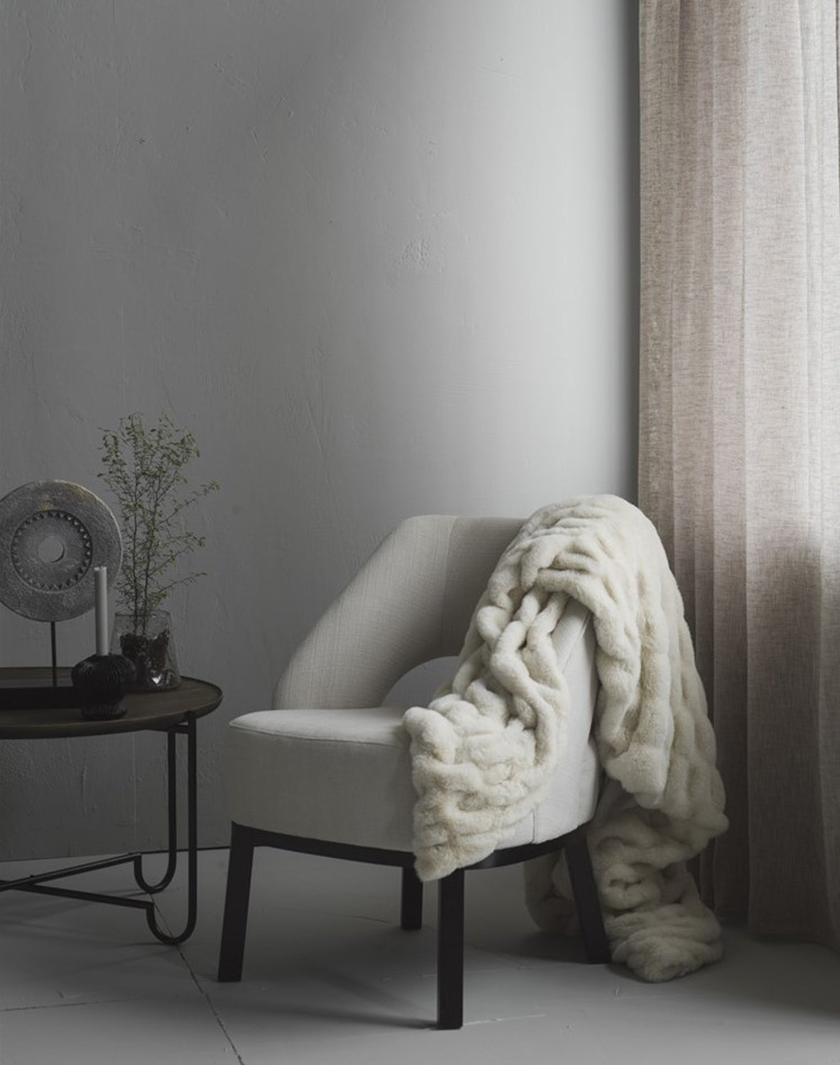 Fluffy-pläd-creme-Lifestyle