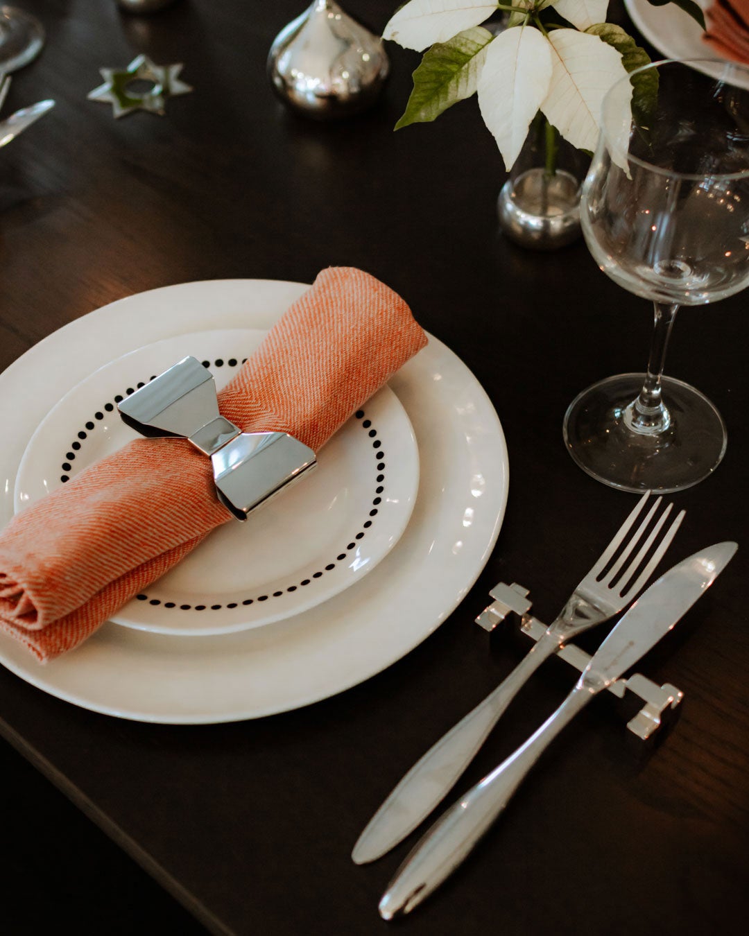 Bowie Servettringar i rostfritt stål som del av dukning