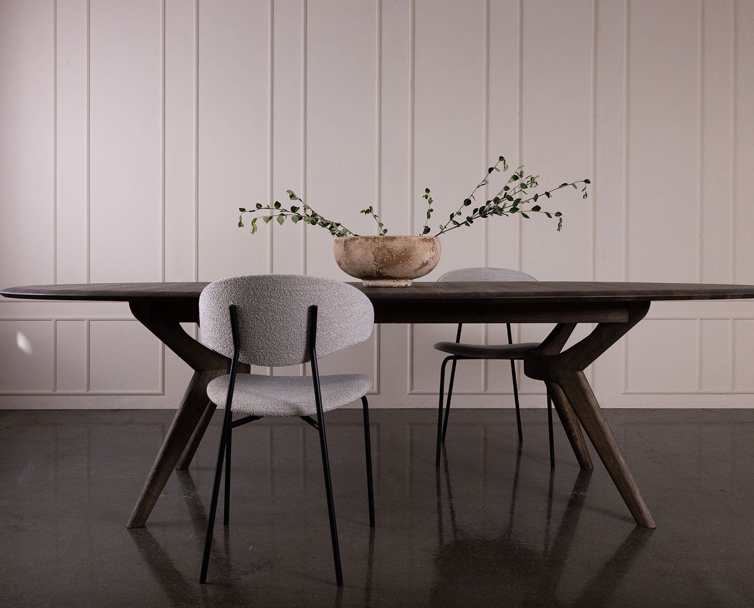 Amelia-ovalt-matbord-AC11-miljobild