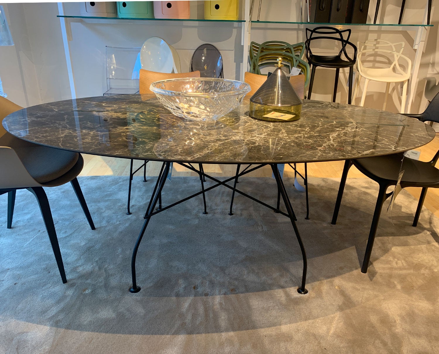 Glossy-matbord-kartell-utstallningsex