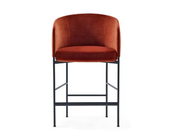 Barstolen Bonnet. Barstolen är klädd i tyget Opera 14.