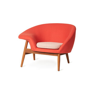 friedegg-loungechair-teak-appelred-palerose-02-warm-nordic