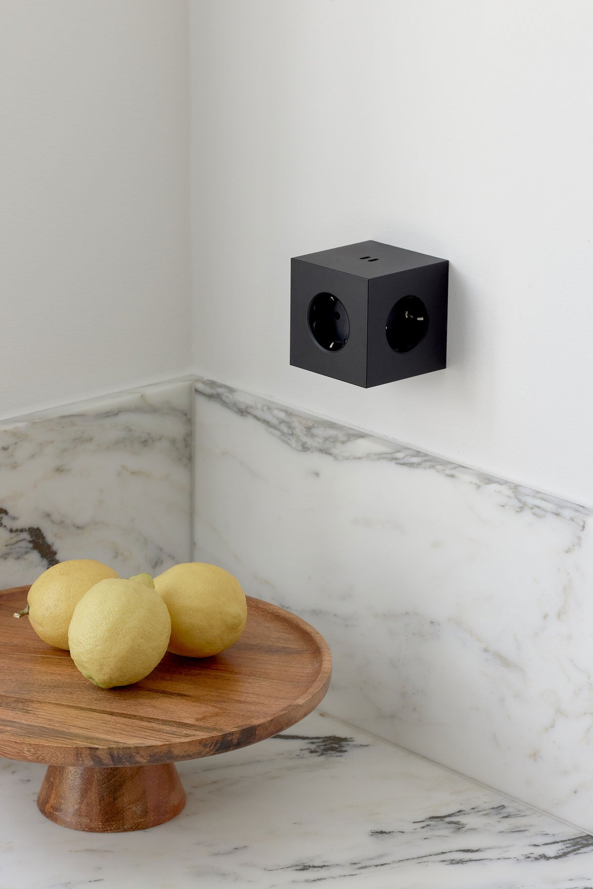 Square-2-Grenuttag-Stockholm-Black-Miljo