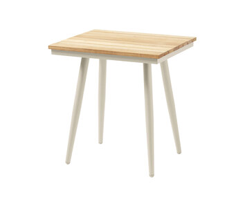 Rio Sidobord i utförandet Teak/Sandy Grey