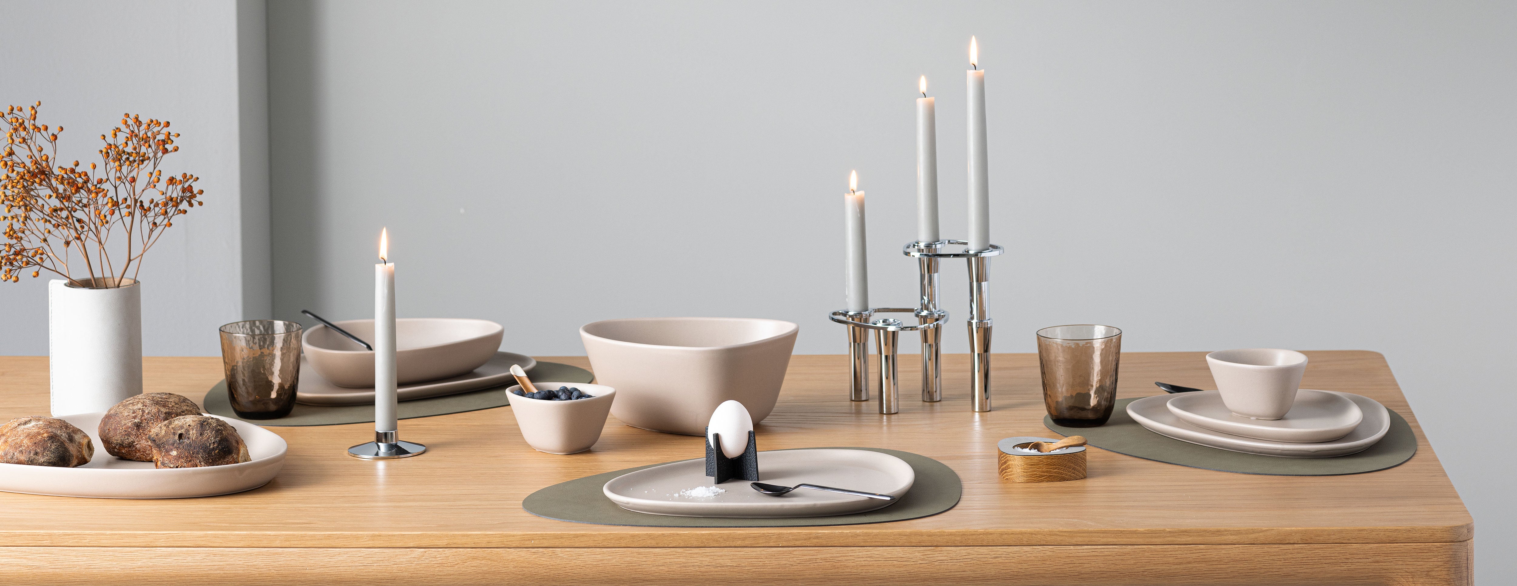 Duka upp med vackra bordstabletter från Lind DNA. 