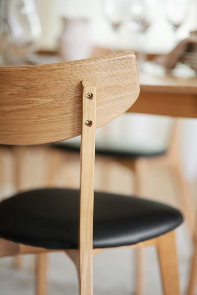 Ami Stol Mattlackad Ek Svart