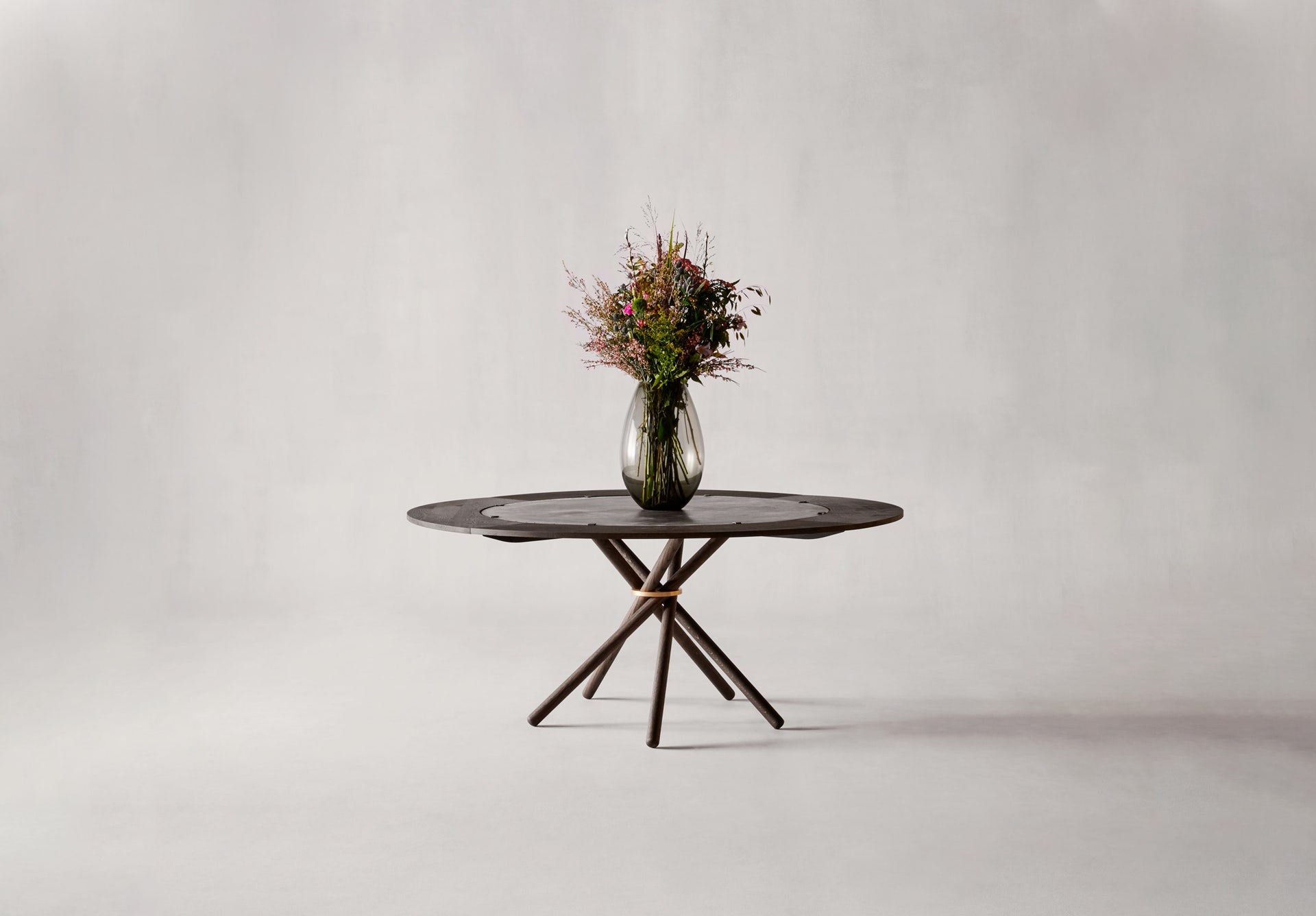 Eberhart-Brand-Header-Hector-Black-m-tillægsplader-large-web.jpg Handla Eberhart hos Tibergs Möbler