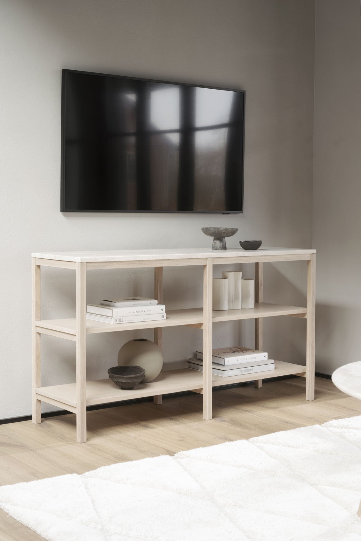 Orwel-Avlastningsbord-75-Vitpigm-Miljo