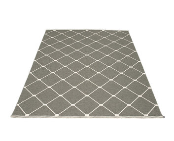 regina-180-charcoal-matta-pappelina