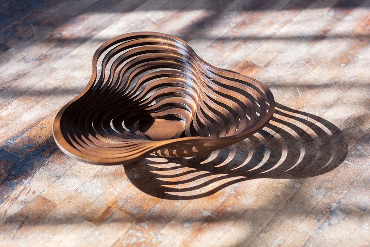 Makani dekoration på soligt stengolv