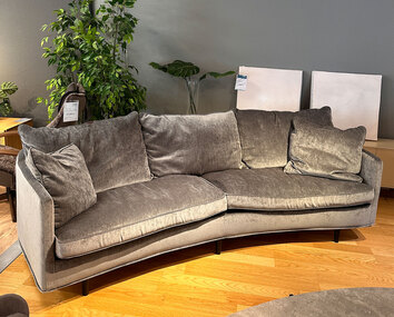 Julia-svangd-soffa