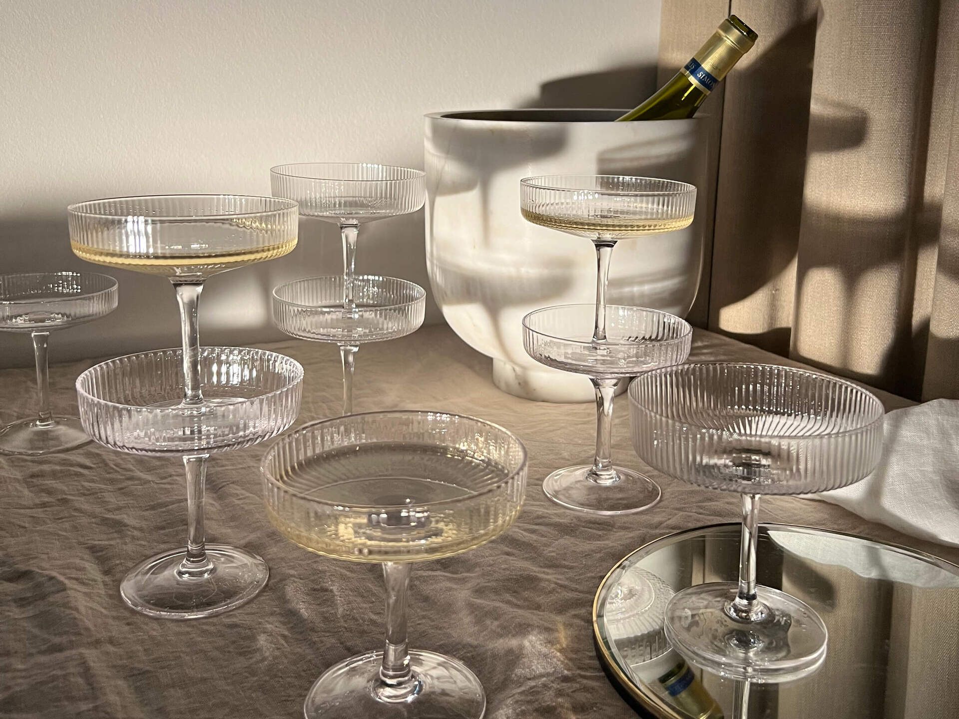 fermLIVING_RippleChampagneSaucers-presenttips