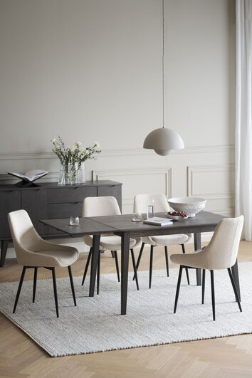 Sierra Stol i Beige Bouclé runt rektangulärt matbord