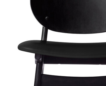 Noble Stol i svart bok med sits i svart läder