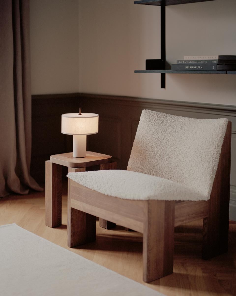 New-Works_Lifestyle_21360_Margin-Portable-Table-Lamp_Beige-Canvas_2 (1)