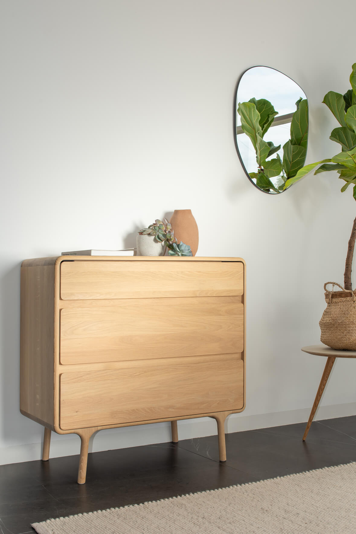 fawn-drawer-oak-white-1015-arp-side-table-01-gazzda