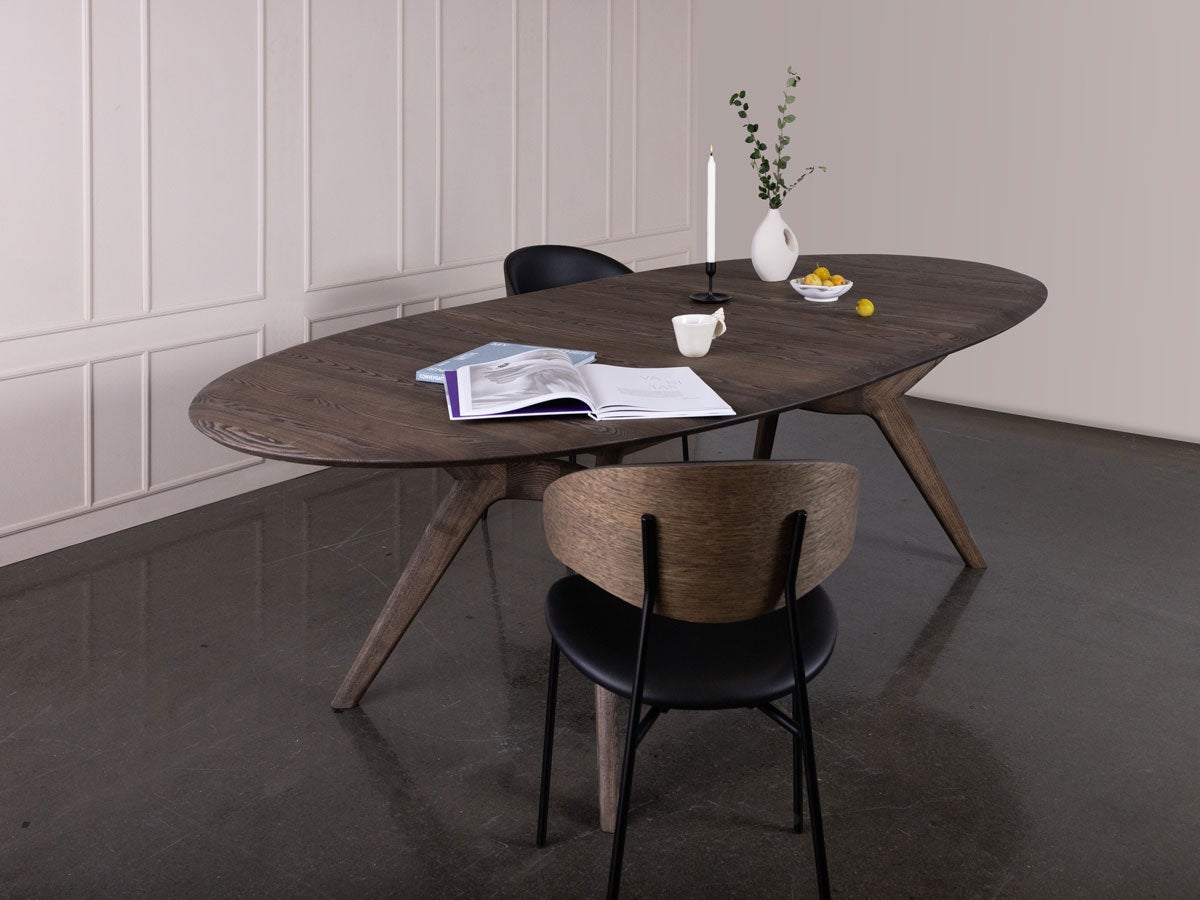 AMILIA_Oval_Dining_table_C11_Ask_220x120_RAM_steel_comfort_shell_C11_Eg_Læder_black_04