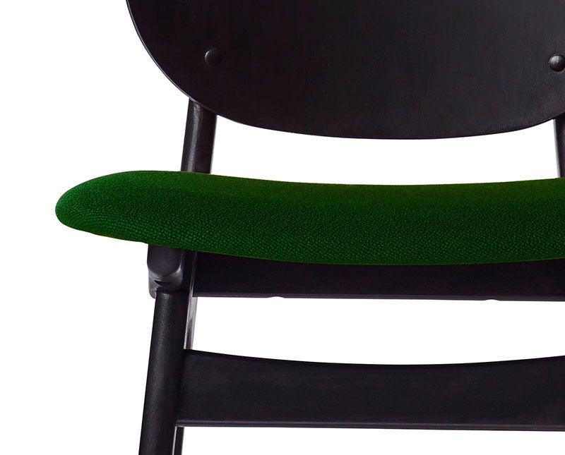 noble-diningchair-blackstained-beech-seat-mossgreen-detalj-warm-nordic