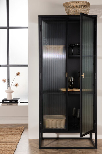 Garis Skåp med glas och porslin