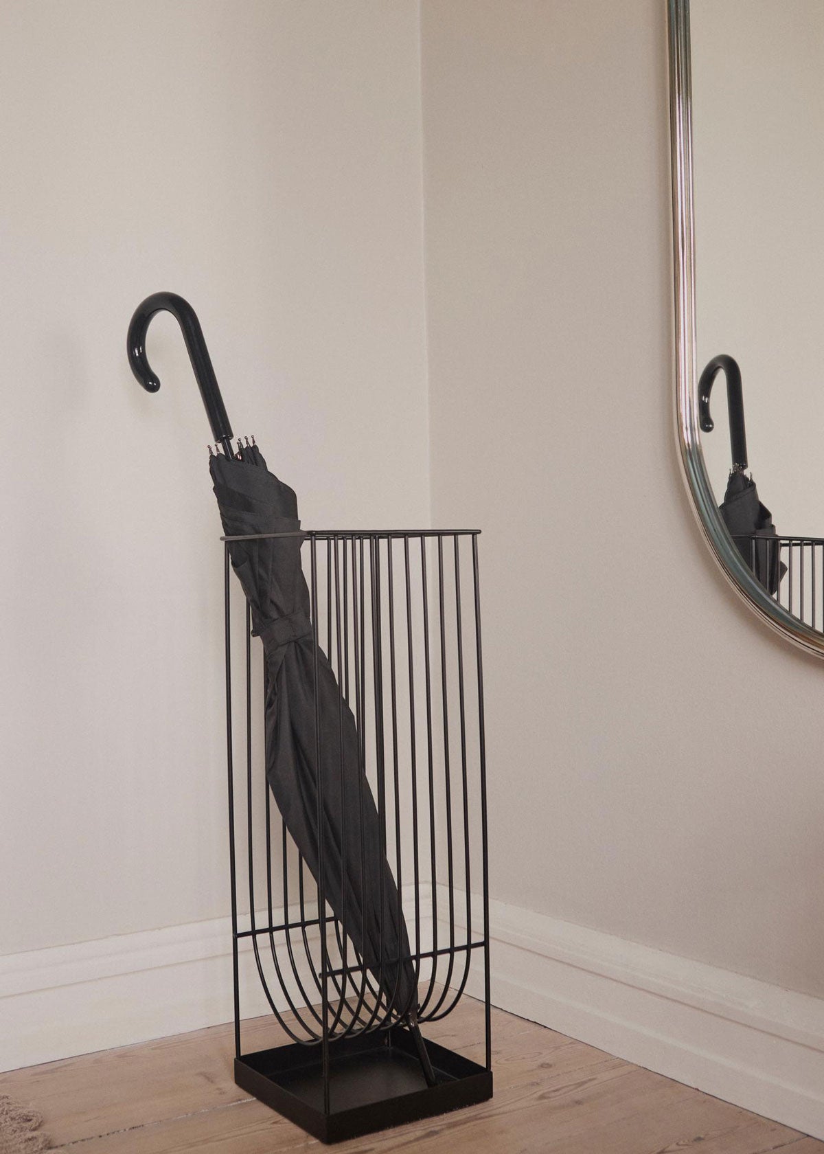 Aytm-Curva-Paraplystall-Svart-Miljo