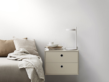 Stringhylla till sovrummet - Designa efter egna önskemål. Denna modell beige/vit