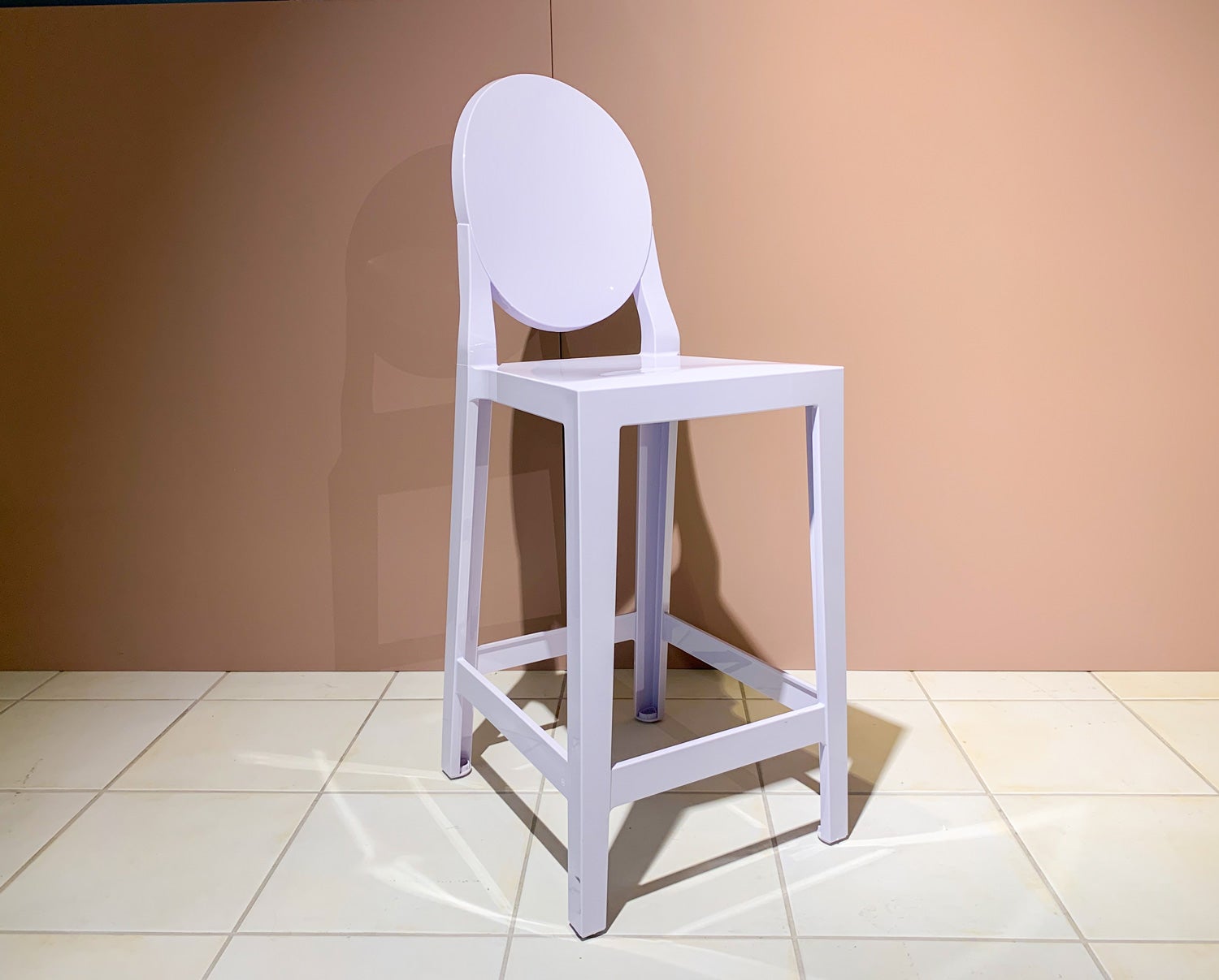 One-more-barstol-utst