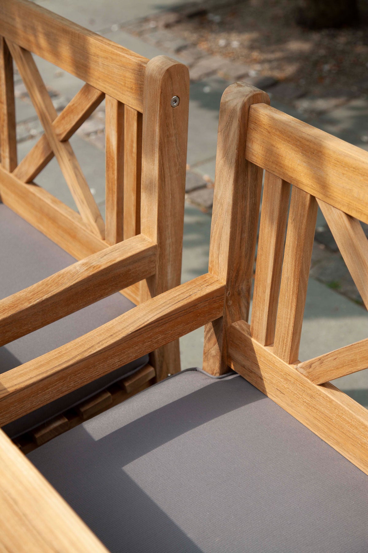 Rosenborg Trädgårdsstol Teak med grå sittdyna